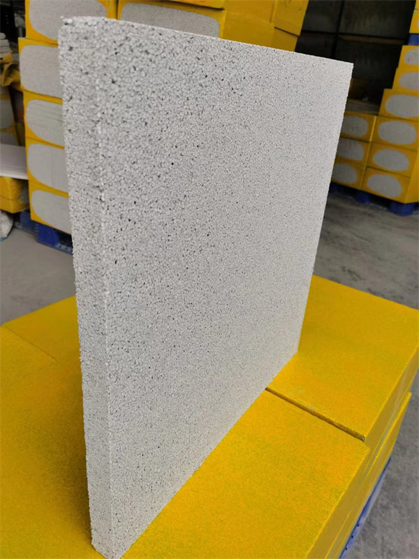 不燃型復(fù)合膨脹聚苯乙烯保溫板